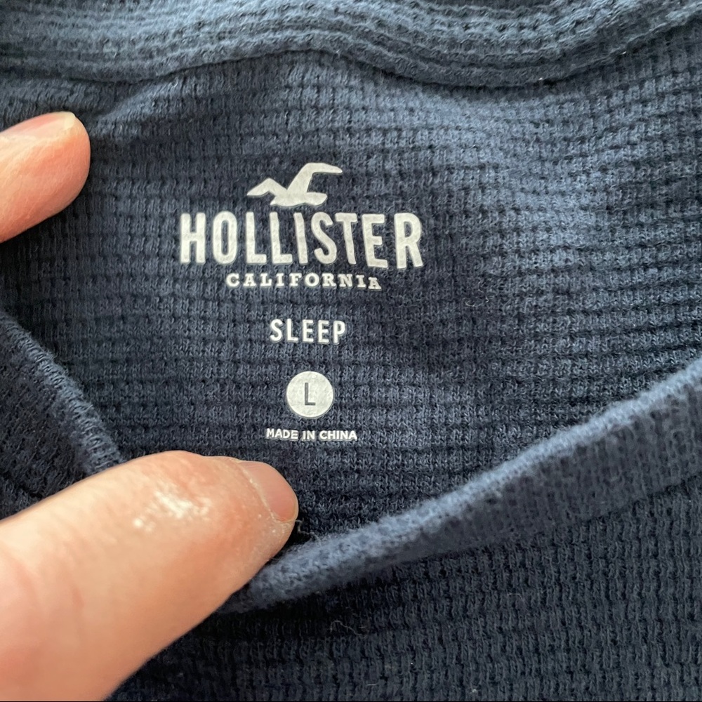 Hollister Long Sleeve Thermal - Picture 2 of 3